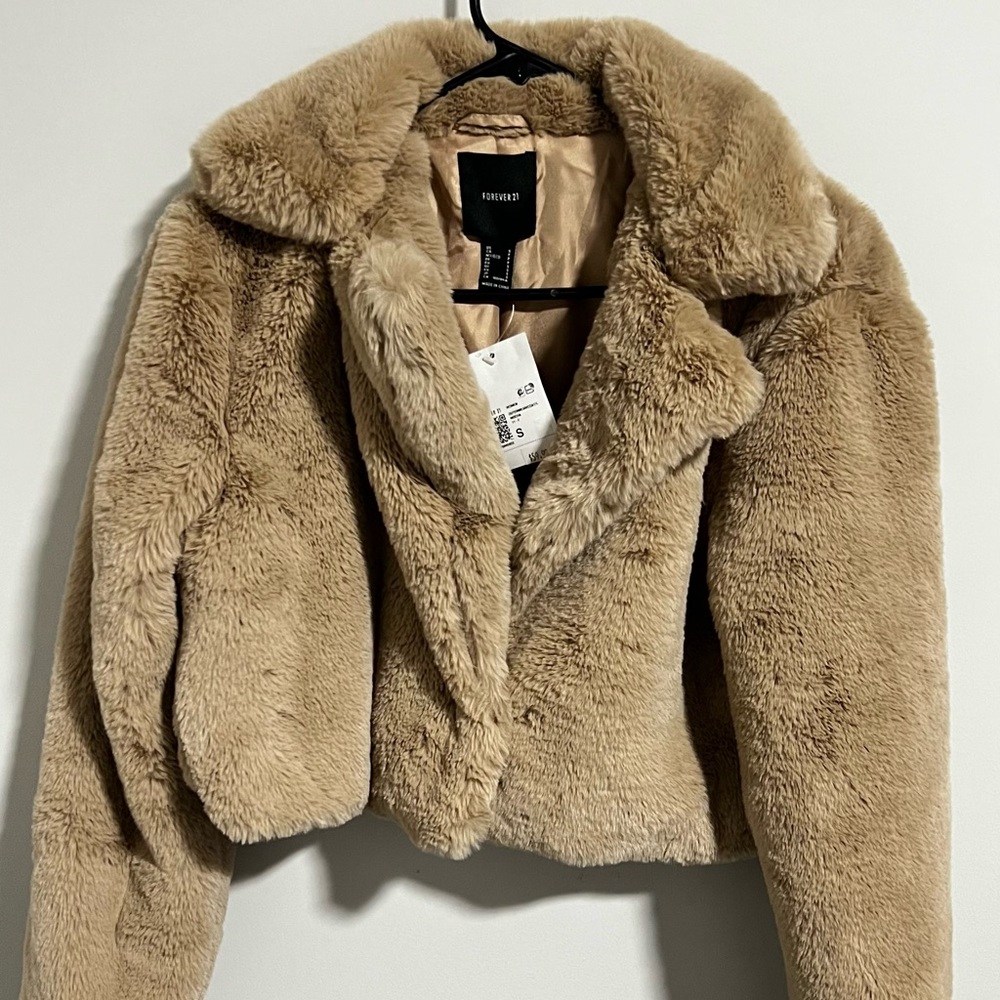 Cropped fur coat/ jacket